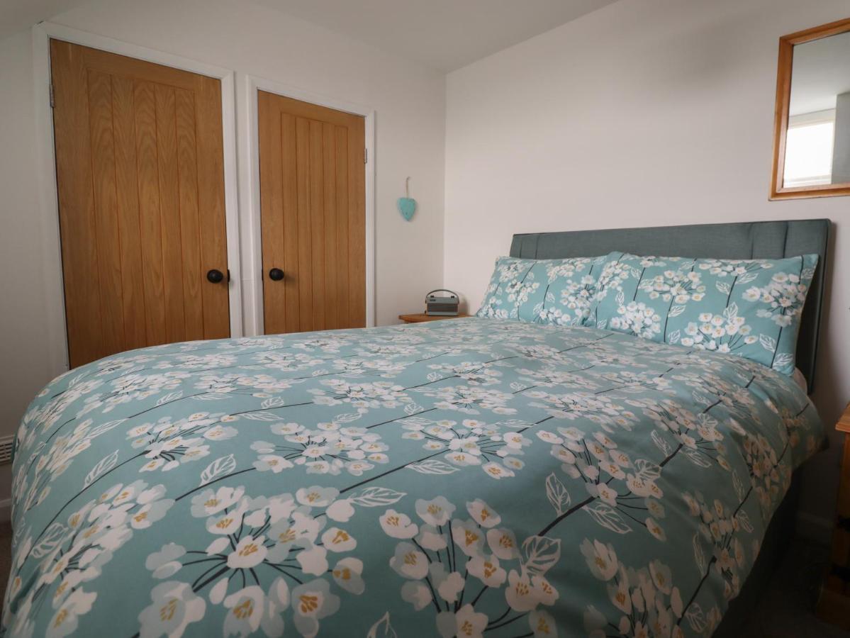Charlotte'S Cottage Seahouses Exterior photo